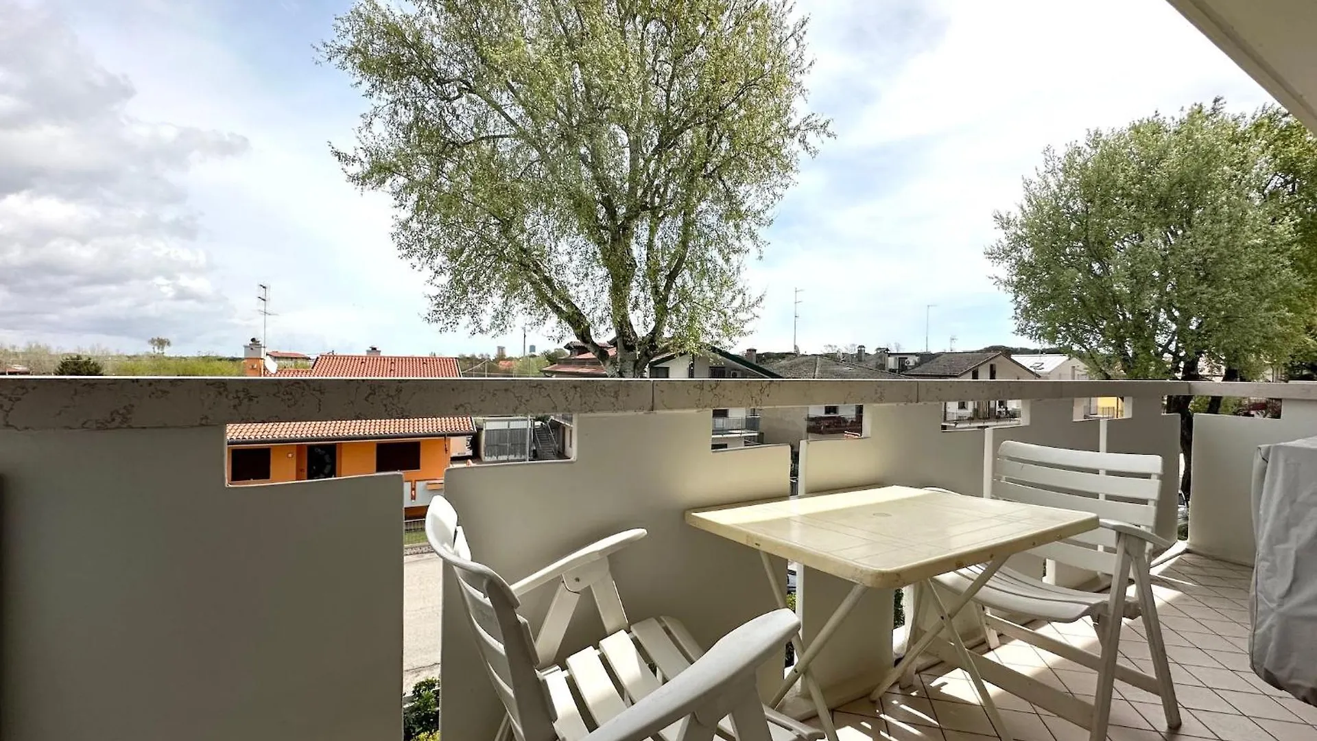 Db Residence Con Piscina-Carraro Immobiliare Jesolo-Family Apartments 0*, リド・ディ・イエゾロ イタリア